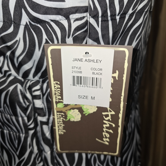 Jane Ashley Black and White Zebra Print Zip Up Vest Size Medium NWT - Picture 3 of 7